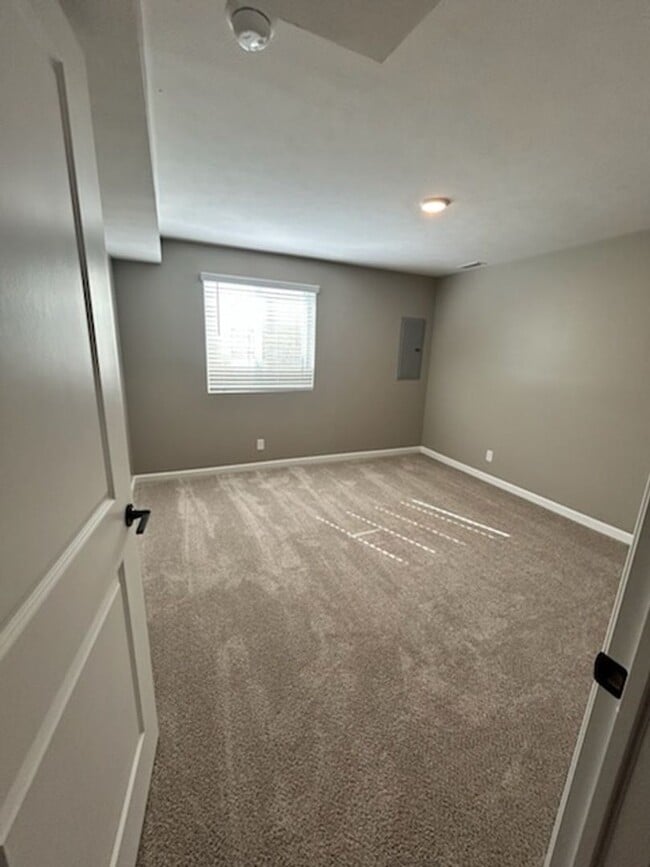 Building Photo - Modern Comfort Meets Effortless Living at ...
