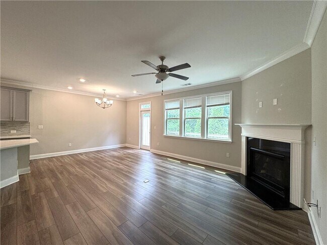 Building Photo - 1468 Edgebrook Ct NE