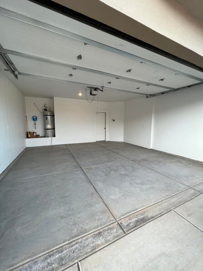 Building Photo - 5924 Aragorn Ln
