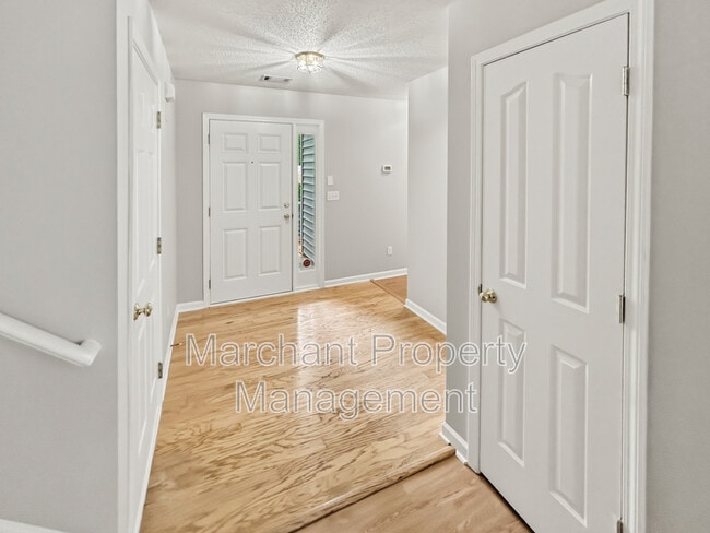 Building Photo - 776 Waterbrook Ln