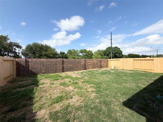 Building Photo - 3410 Brushy Marsh Dr