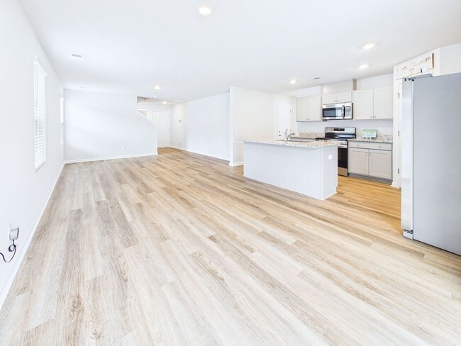 Building Photo - 7047 Woodline Dr
