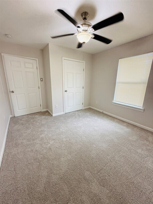 Building Photo - 11915 Greenmesa Dr