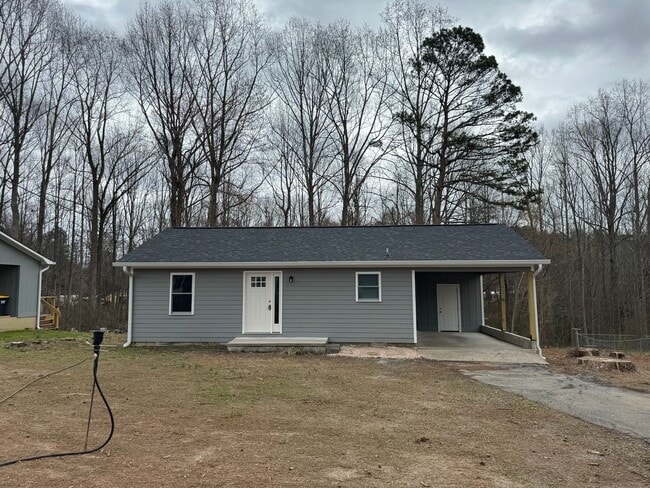 Building Photo - One Bedroom Ranch Home in Denver