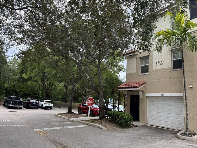 Building Photo - 5800 W Sample Rd