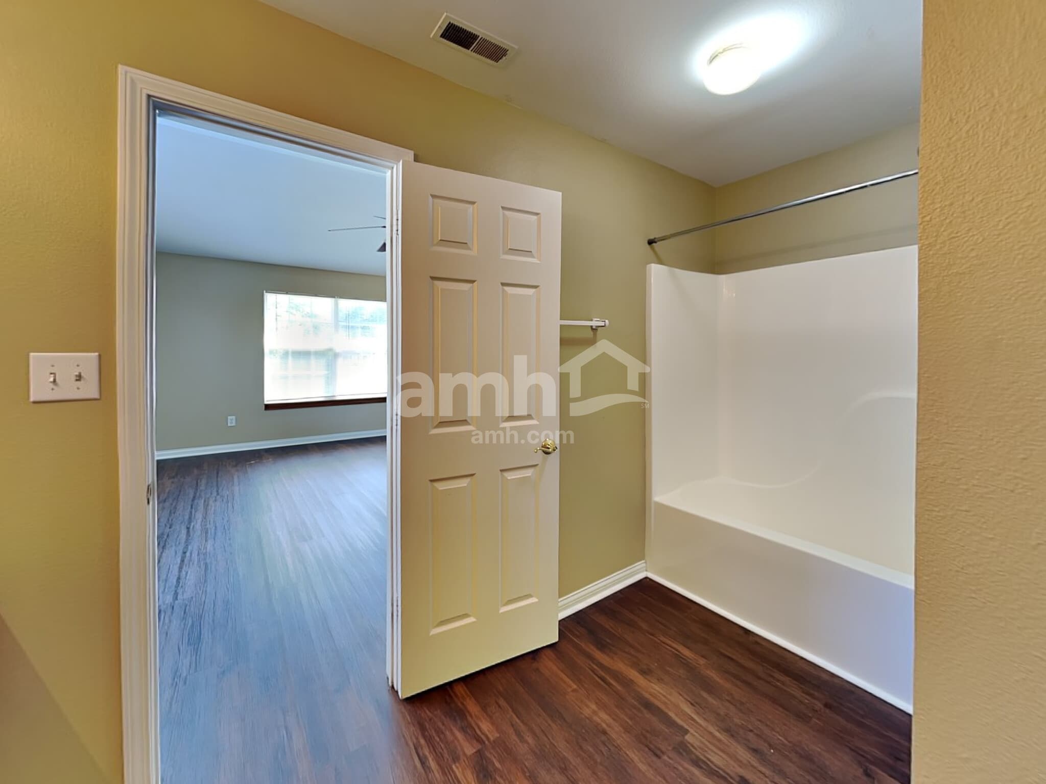 Building Photo - 977 Dorothy Dr