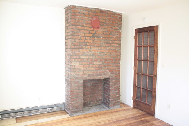 Building Photo - 447 3rd St