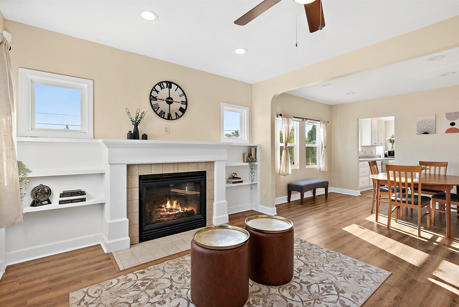 Building Photo - 109 E 45th St