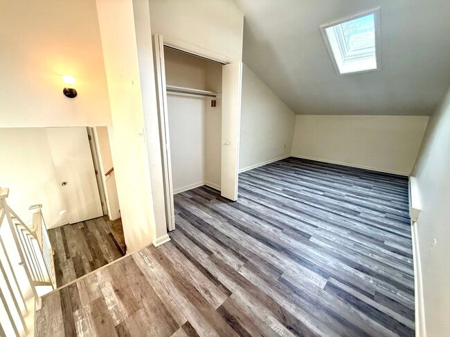 Building Photo - 58 N Front St