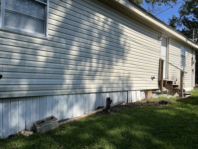 Building Photo - 141 Southwest St