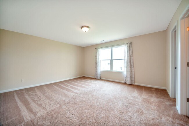 Building Photo - Spence Creek Rental!