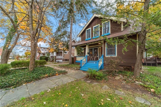 Primary Photo - 19 4th