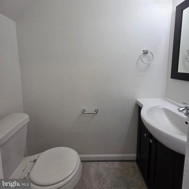 Building Photo - 404 Trefoil Pl