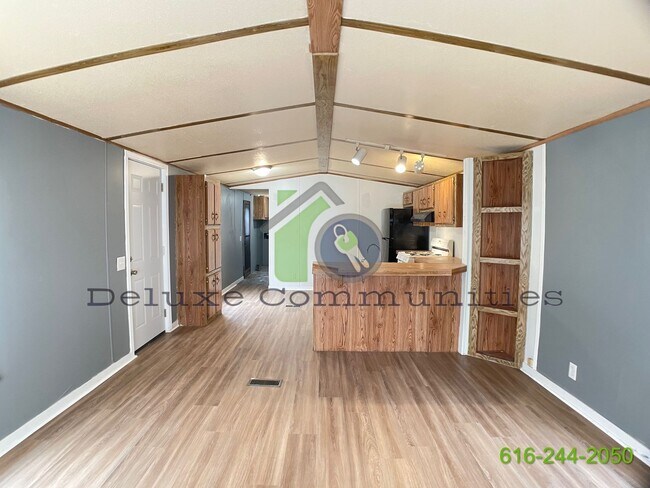 Building Photo - 2 Bed 1 Bath Mobile Home COMING SOON!