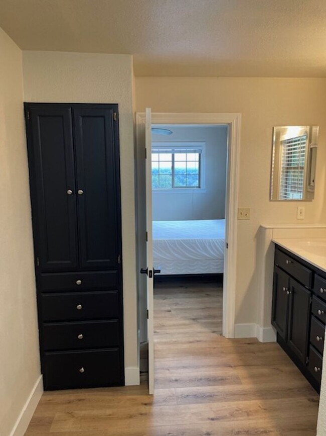 Building Photo - This Anderson Home is a Must See! Amazing ...