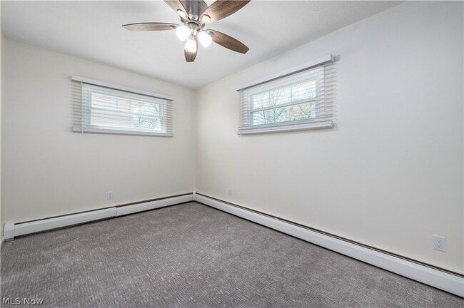Building Photo - 3844 Edgewater Dr