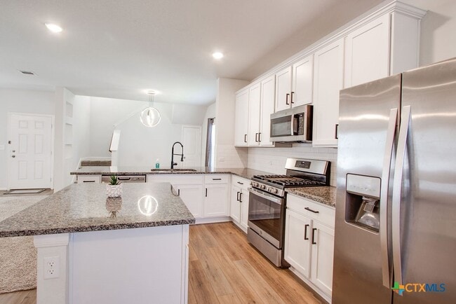 Building Photo - 324 Kenai Dr