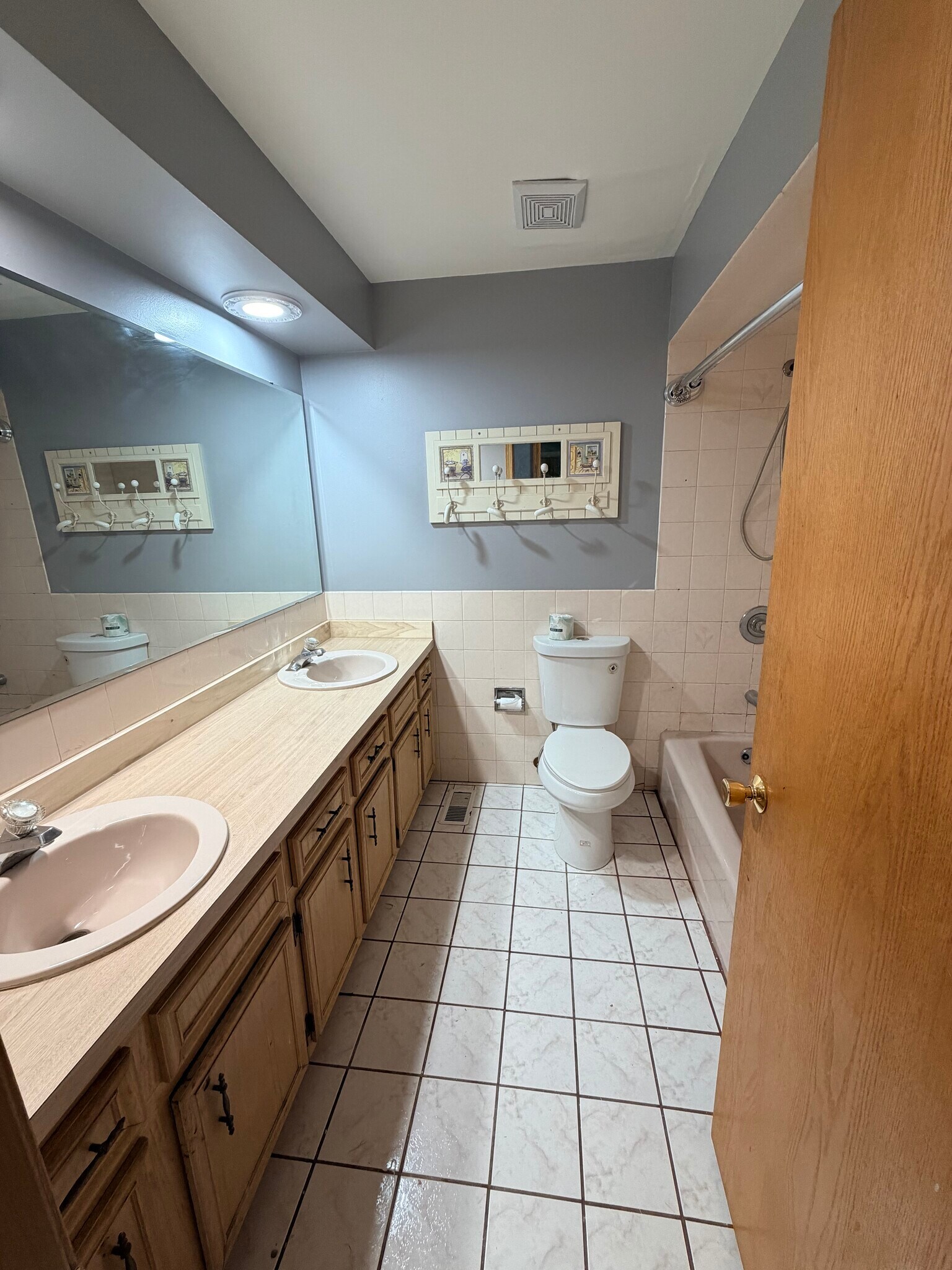 Bathroom #2 - 5030 Carol St