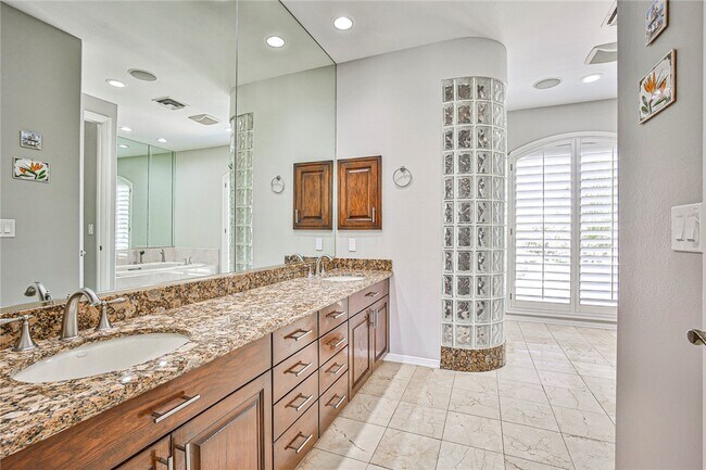 Building Photo - 3137 Beach View Ct