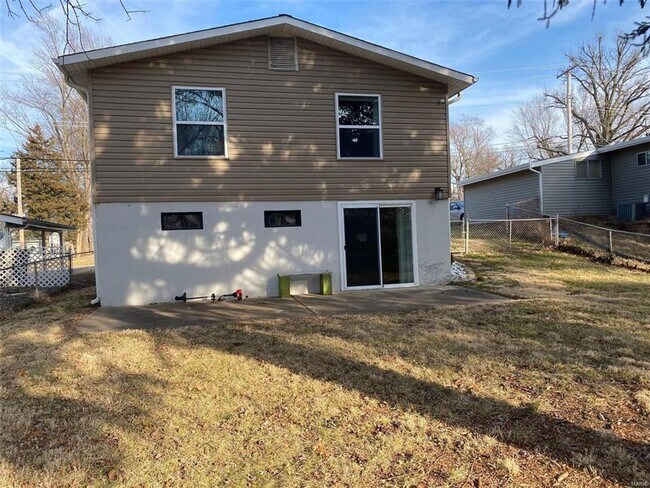 Building Photo - 7 Edgeworth Ave