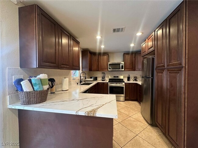 Building Photo - 2419 E Vegas Valley Dr