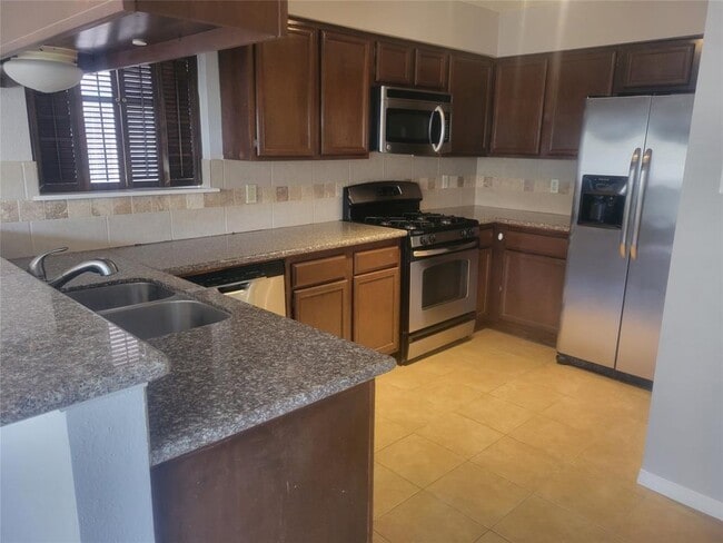 Building Photo - 3046 Mosby Dr