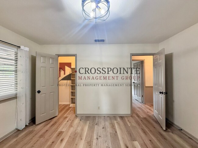 Building Photo - Almost Ready! 2 Bedroom 1 Bath ON Lake Palestine!