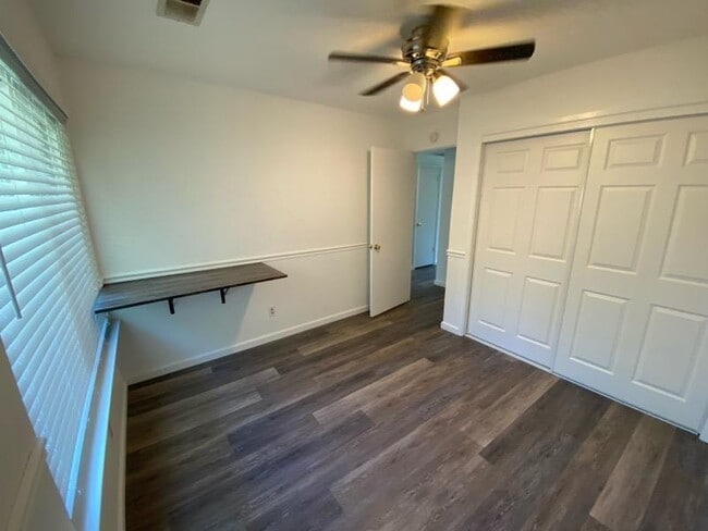 Building Photo - 4145 W Capitola Ave