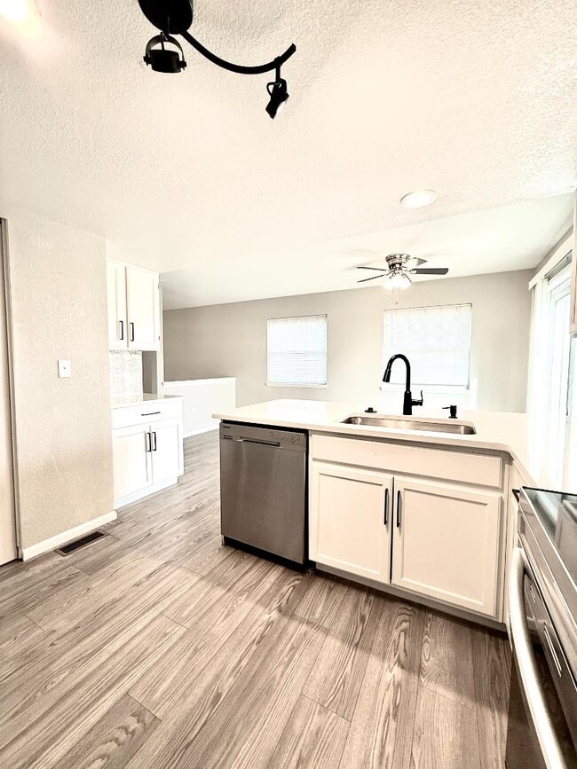 Building Photo - 1872 S Cathay Ct