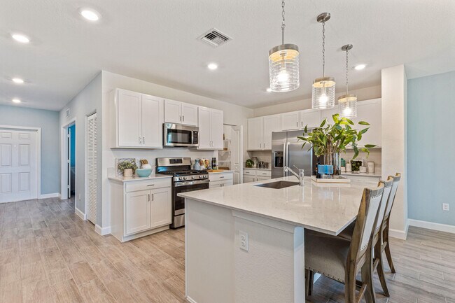 Building Photo - 11074 Pondside Ln