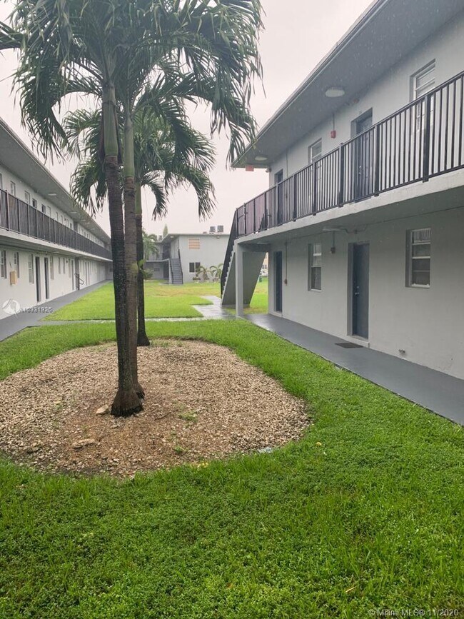 Building Photo - 4300 SW 67th Ave