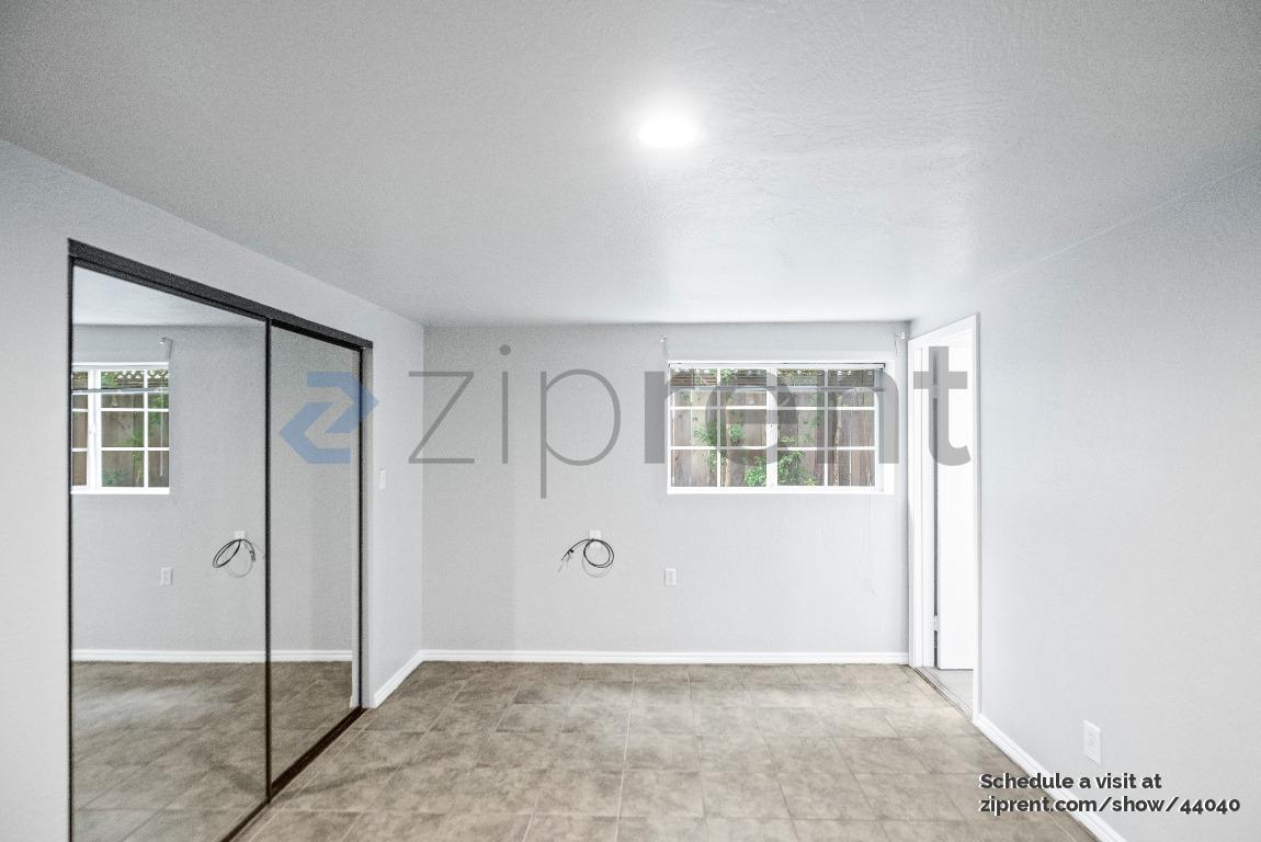 Building Photo - 1825 San Antonio Ave
