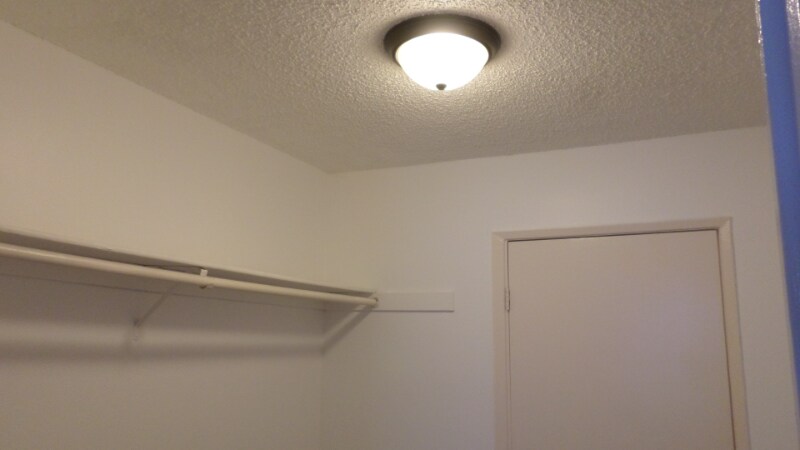 Building Photo - 5271 Huntington Dr N