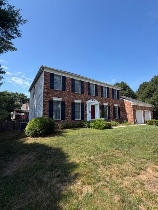 Building Photo - SPACIOUS SF HOME IN GERMANTOWN