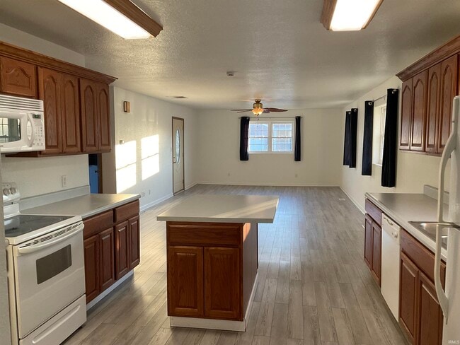 Building Photo - 107 N Rufus St