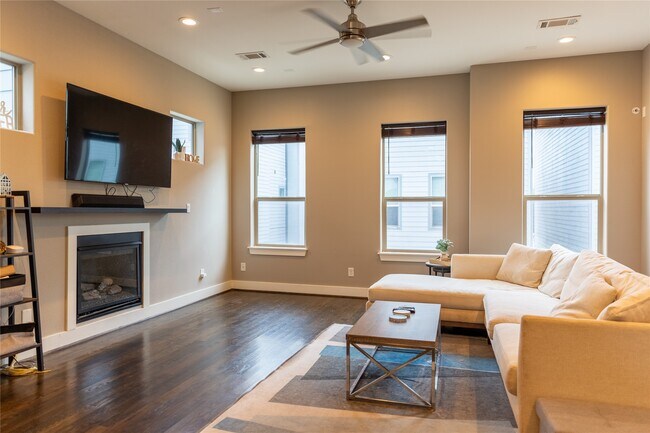 Building Photo - 2903 Blodgett St