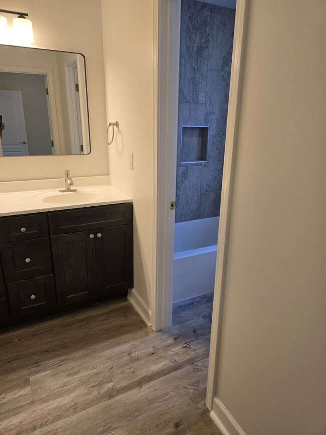 Building Photo - Residential Home Located in Vermillion with 3BR/2.5BA