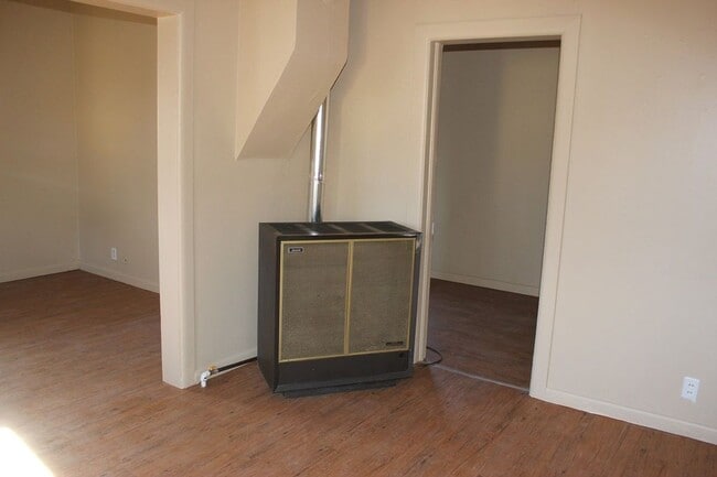 Building Photo - 110 1/2 S F, Livingston MT