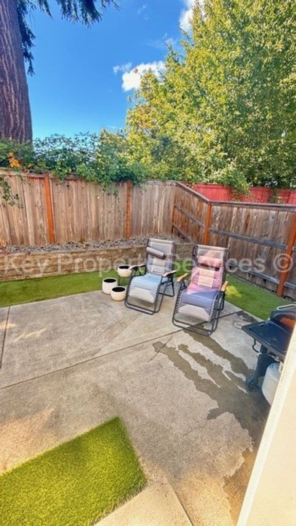 Building Photo - *MOVE IN SPECIAL!* Stunning Hazel Dell Two-Story with High End Appliances