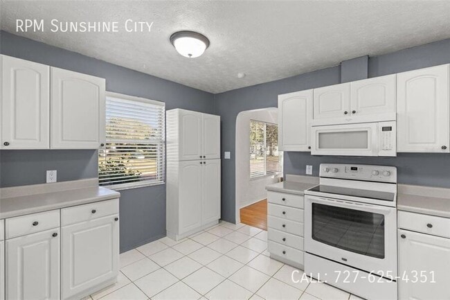 Building Photo - 4401 3rd Ave N