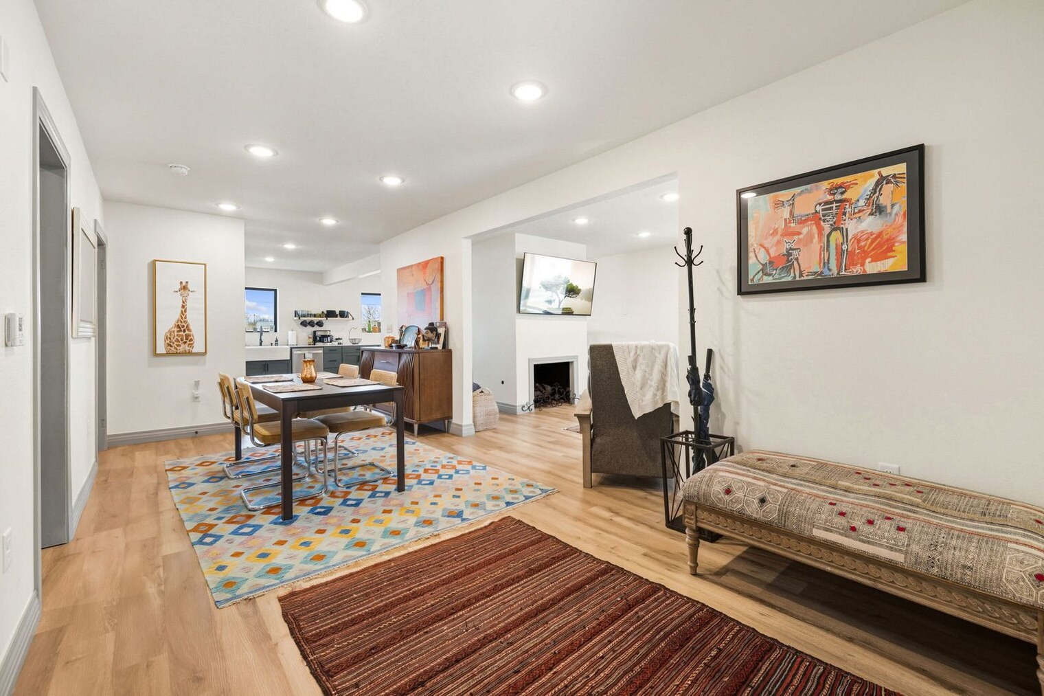 Building Photo - 302 S Shiloh St