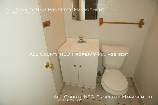 Building Photo - 3 bedroom in Cleveland Heights OH 44121