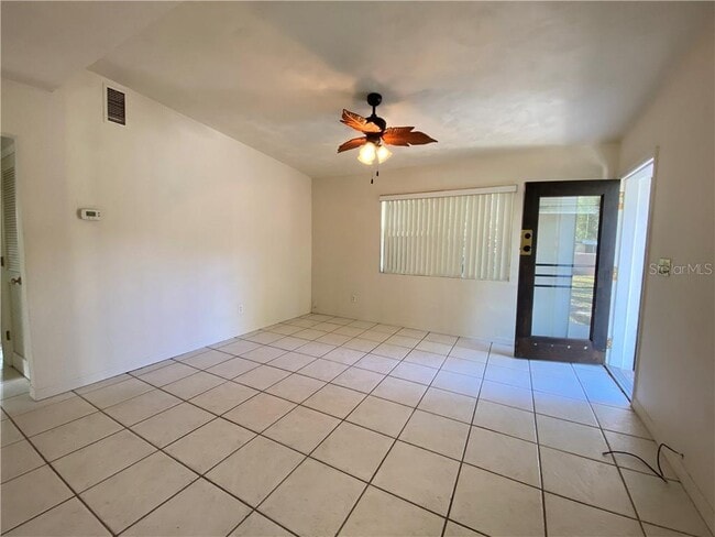 Building Photo - 460 Card Ave