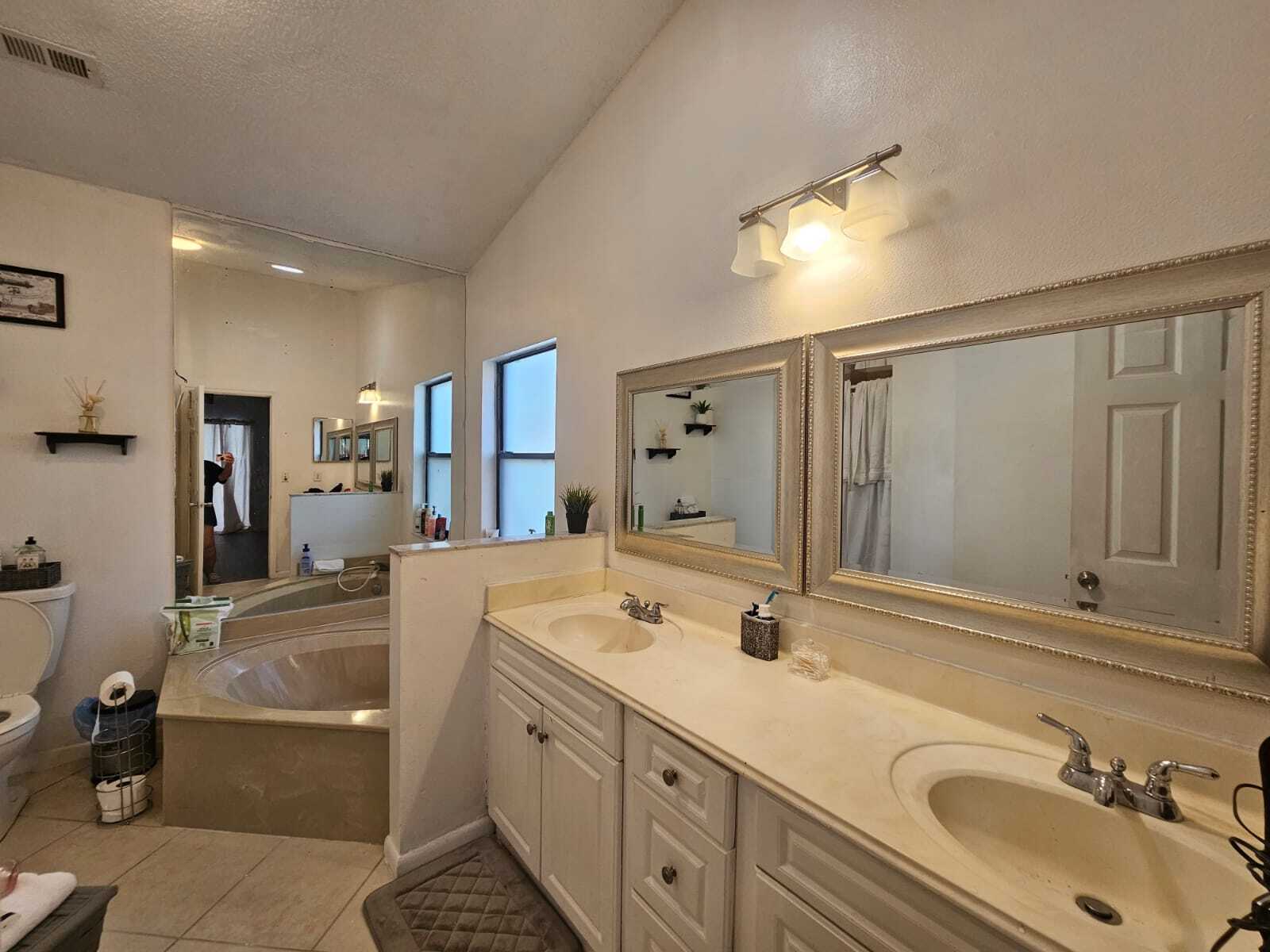 Building Photo - 5385 Aeolus Way