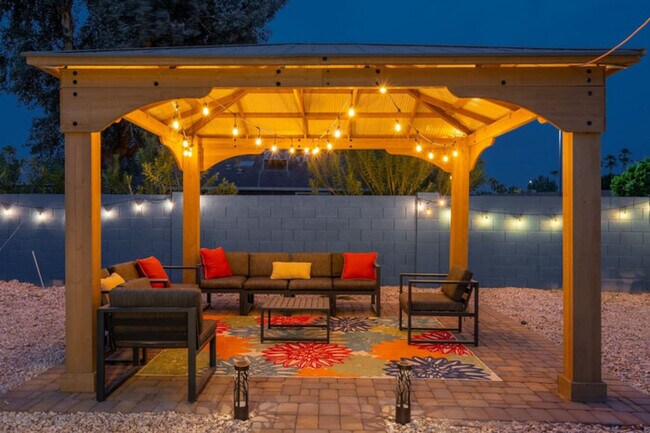 Building Photo - Downtown Gilbert Boho-Oasis|Pool|Gazebo|Ga...