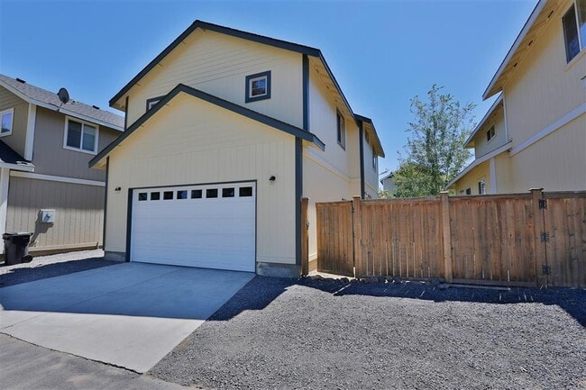 Building Photo - 20162 Merriewood Ln