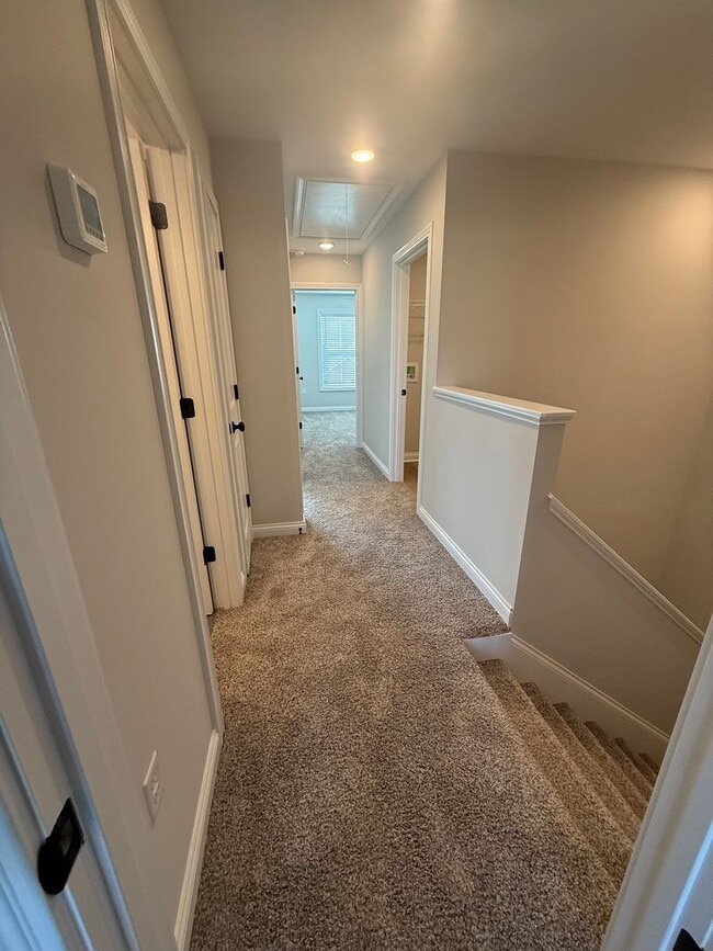 Building Photo - 3BD/2.5BA in SOUTH WARREN school district