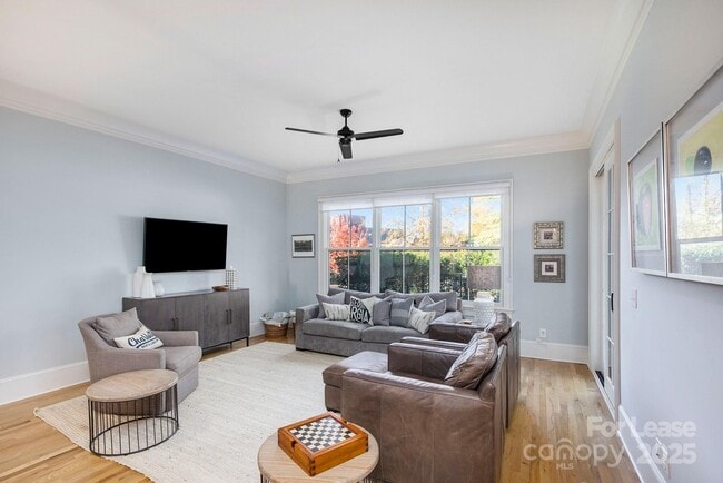 Building Photo - 407 Louise Ave