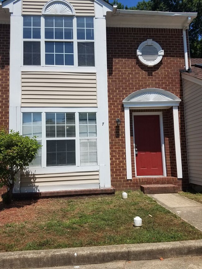 Primary Photo - 3 Bedroom townhouse in Hampton Woods Townh...