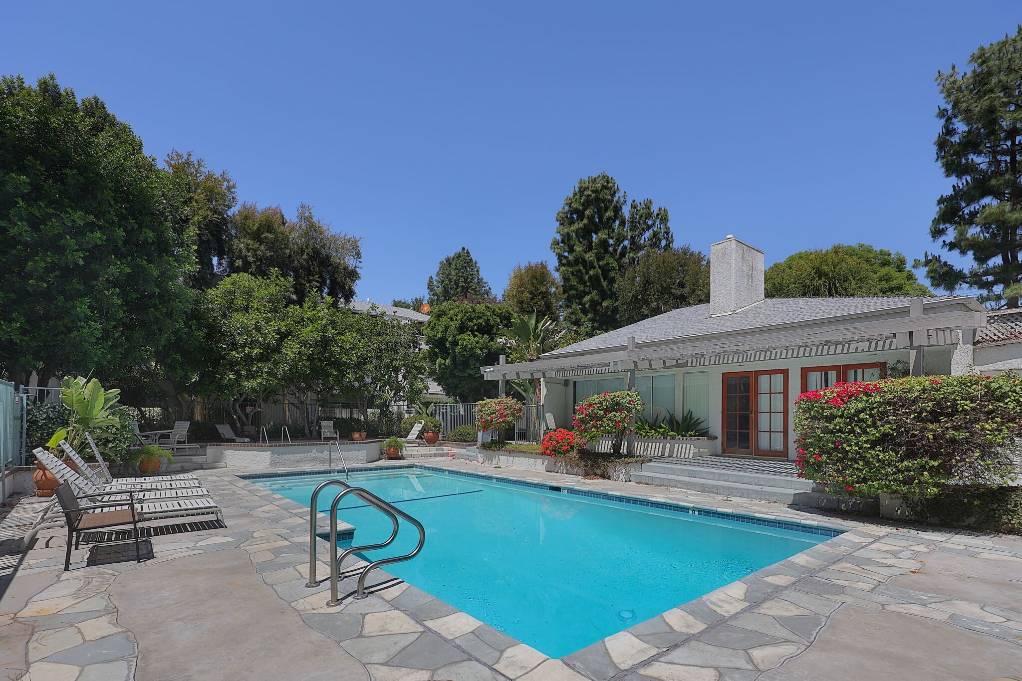Oversized Pool - 20134 Leadwell St